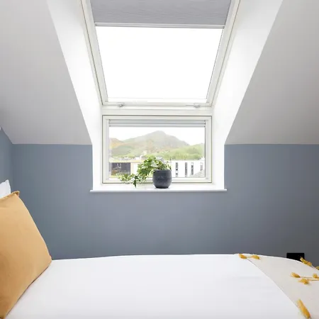 Charming Near Holyrood Park & Calton Hill Appartement *