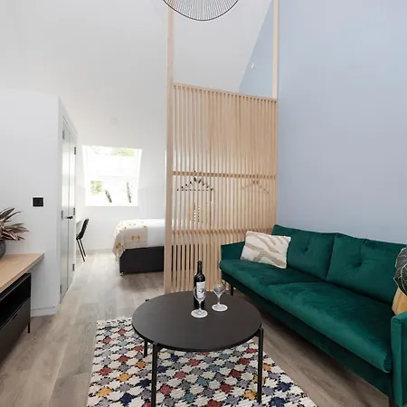 Argyl - Abbey Gate Near Holyrood *