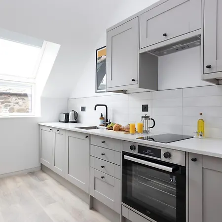 Charming Near Holyrood Park & Calton Hill Appartement *