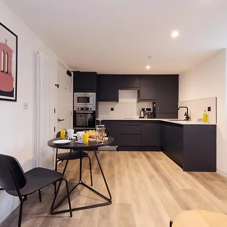 Charming Near Holyrood Park & Calton Hill Appartement *