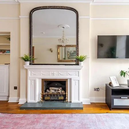 Stunning Royal Mile 2 Bedroom Lägenhet