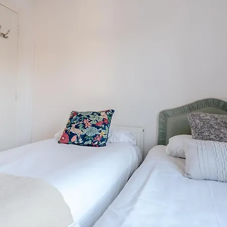 Апартаменты Fab Centre Flat *