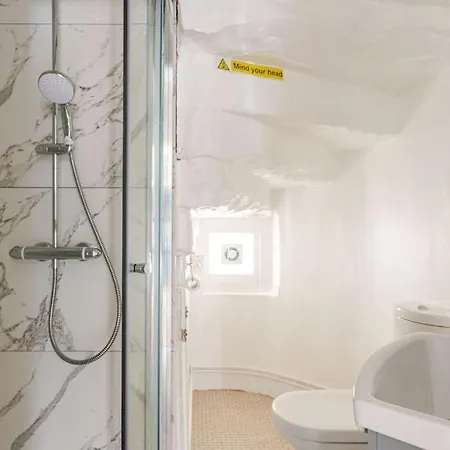 Stunning Royal Mile 2 Bedroom Lägenhet Edinburg