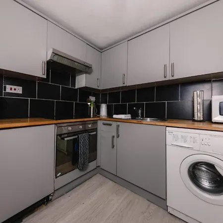 Warm & Welcoming City Centre Apt - Meadows 3! *
