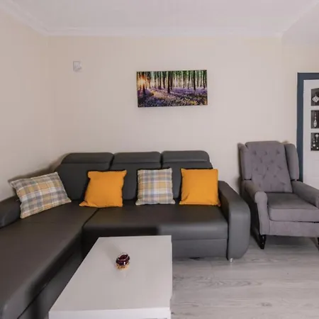 Warm & Welcoming City Centre Apt - Meadows 3! Edinburgh