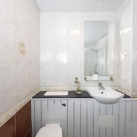 Warm & Welcoming City Centre Apt - Meadows 3! Daire