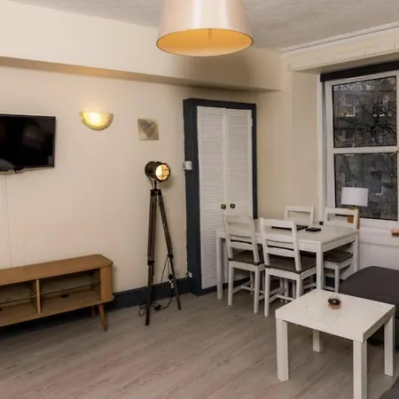 Warm & Welcoming City Centre Apt - Meadows 3!