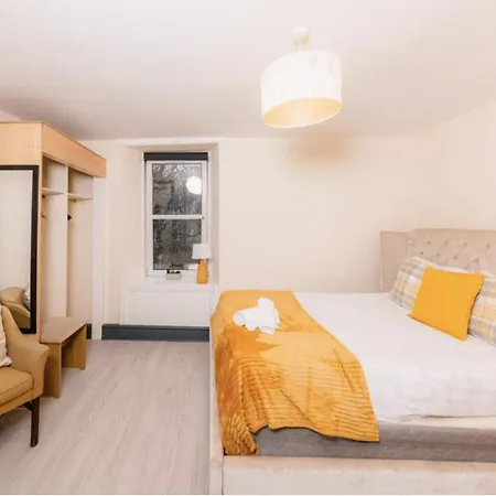 Warm & Welcoming City Centre Apt - Meadows 3! *