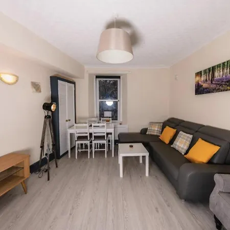 Warm & Welcoming City Centre Apt - Meadows 3! Edinburgh