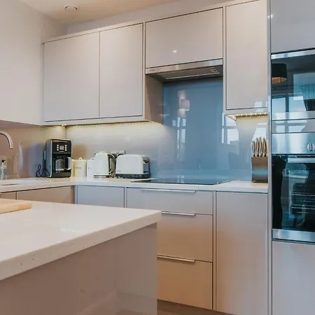 Scottish With Amazing Castle Views * אדינבורו