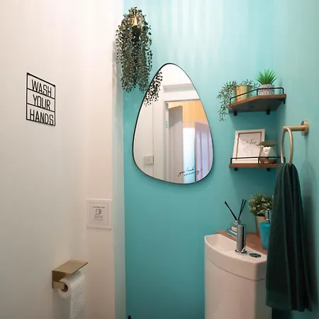 Stylish In 5 Beds 3 Bedrooms