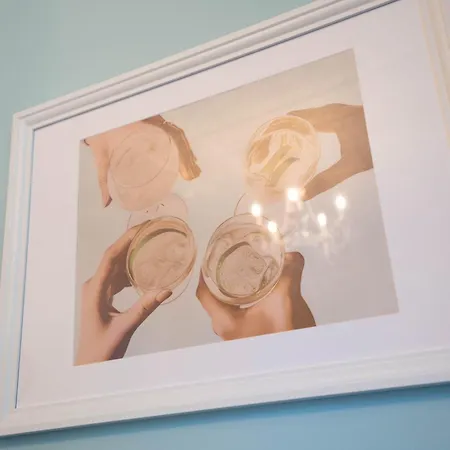 Stylish In 5 Beds 3 Bedrooms