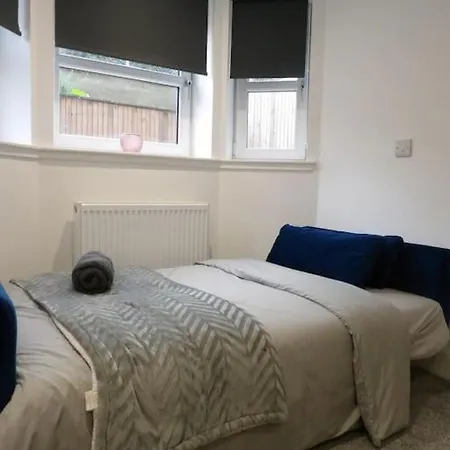 Murrayfield Stadium 3 Bedroom Modern Basement Main Door Apartment Апартаменты *