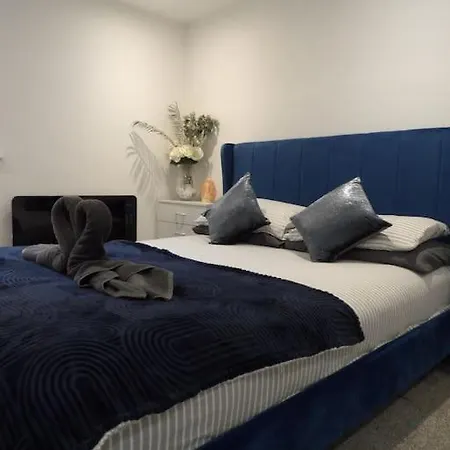 Murrayfield Stadium 3 Bedroom Modern Basement Main Door Apartment Апартаменты