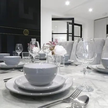 Murrayfield Stadium 3 Bedroom Modern Basement Main Door Apartment * Эдинбург
