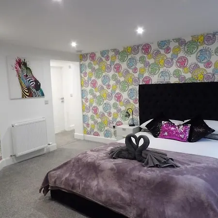 Murrayfield Stadium 3 Bedroom Modern Basement Main Door Apartment * Эдинбург