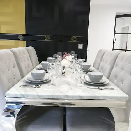 Murrayfield Stadium 3 Bedroom Modern Basement Main Door Apartment * Эдинбург