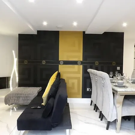 Апартаменты Murrayfield Stadium 3 Bedroom Modern Basement Main Door Apartment