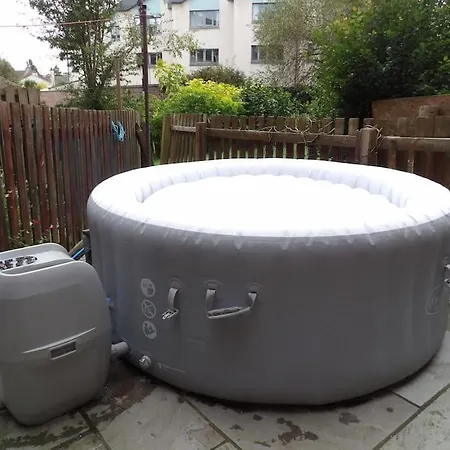 Modern 3bhk Near Zoo *