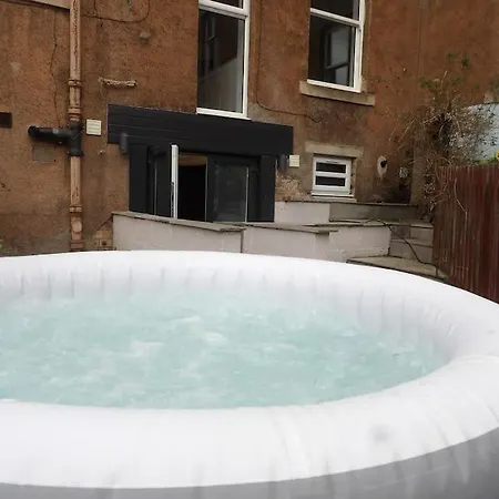 Murrayfield Stadium 3 Bedroom Modern Basement Main Door Apartment * Эдинбург