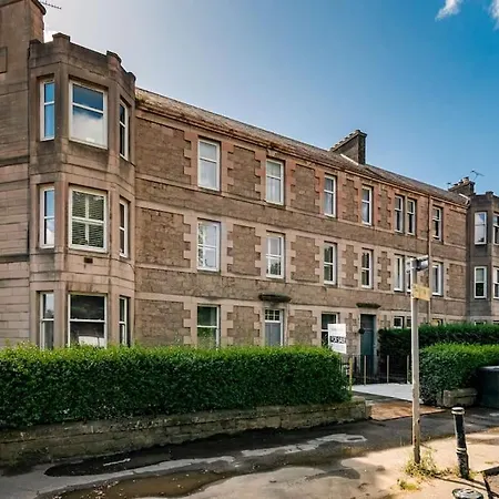 Murrayfield Stadium 3 Bedroom Modern Basement Main Door Apartment * Эдинбург