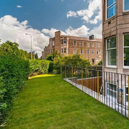 Murrayfield Stadium 3 Bedroom Modern Basement Main Door Apartment Апартаменты *