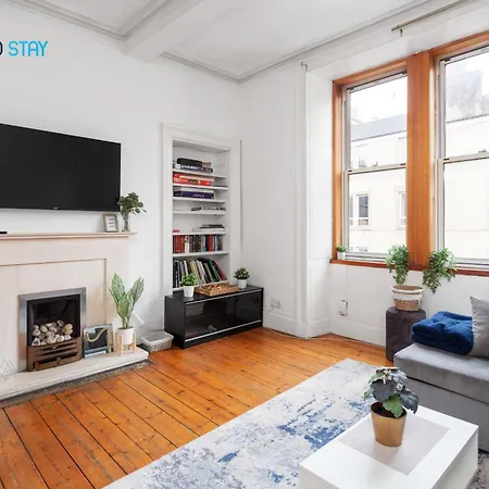 2 Bed - 7 Min Walk Train Station Edynburg