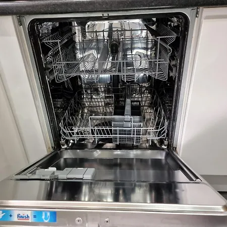 Apartment Gardner's Crescent