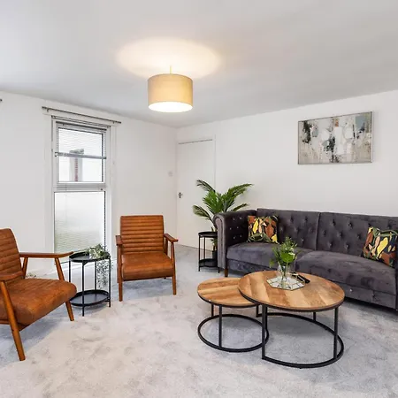 Stylish 3bed House Near Airport Edinburg