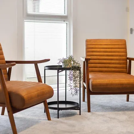 Stylish 3bed House Near Airport * Edinburg