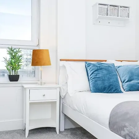 Waterfront Castle View 3 Bed Free Parking *