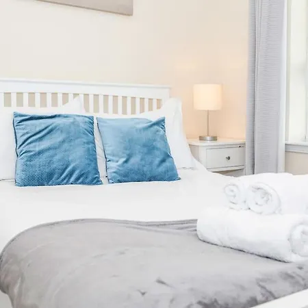 Waterfront Castle View 3 Bed Free Parking *