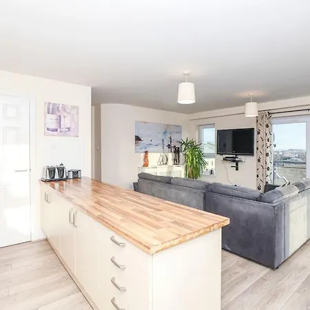 Waterfront Castle View 3 Bed Free Parking Апартаменты Эдинбург