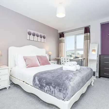 Waterfront Castle View 3 Bed Free Parking *