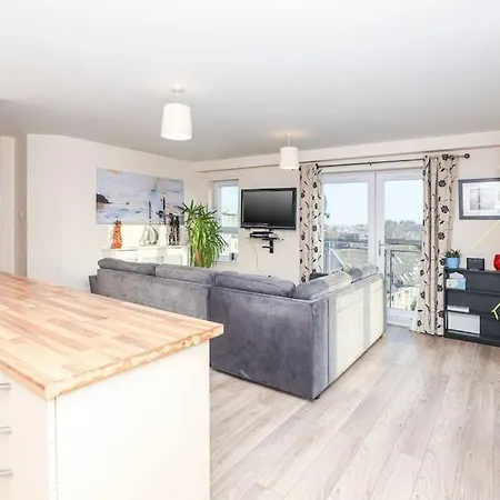 Waterfront Castle View 3 Bed Free Parking Апартаменты *