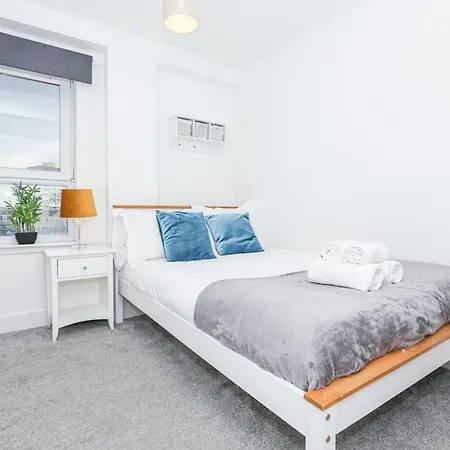 Waterfront Castle View 3 Bed Free Parking Апартаменты