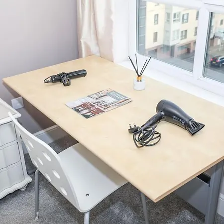 Апартаменты Waterfront Castle View 3 Bed Free Parking