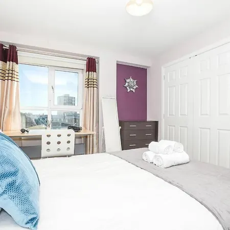 Апартаменты Waterfront Castle View 3 Bed Free Parking Эдинбург