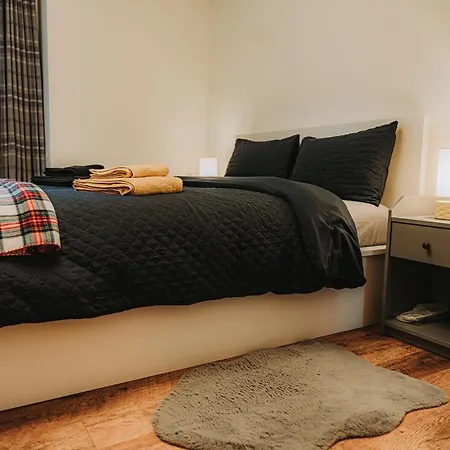 בית אירוח Large Bedroom, Close To Airport And Centre