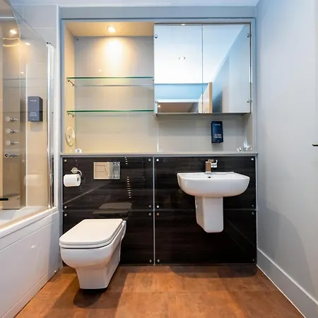 Appart hôtel Staycity West End 4*