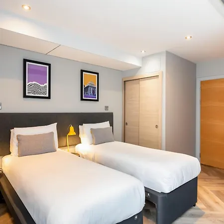Staycity West End 4* Edimburgo