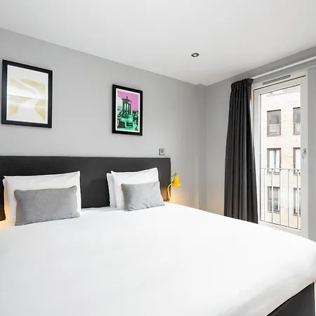 Staycity West End Hotel