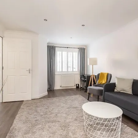 4 Bedroom House - Free Parking Σπίτι διακοπών Εδιμβούργο