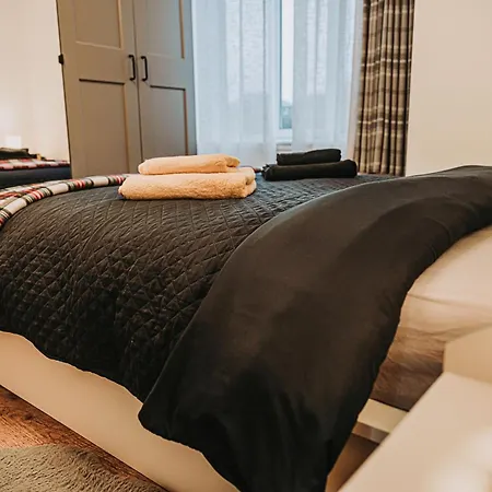 בית אירוח Large Bedroom, Close To Airport And Centre אדינבורו