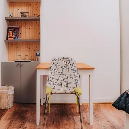 Large Bedroom, Close To Airport And Centre בית אירוח *