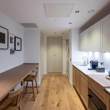 Cheval Old Town Chambers 5*