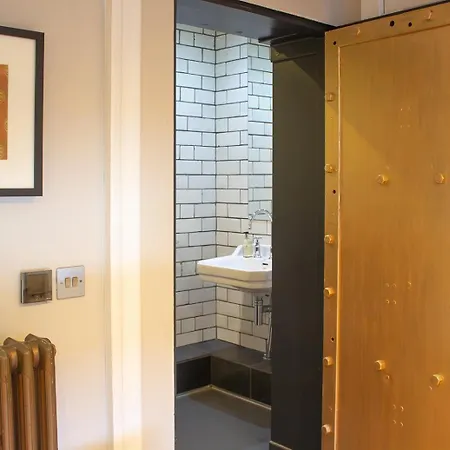 Linton Collection - 28 North Bridge Daire Edinburgh