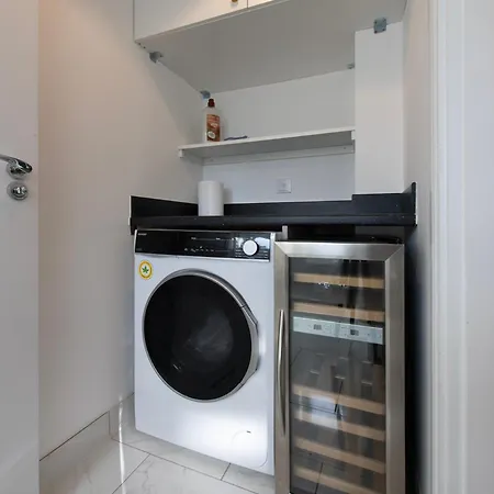 Luxury 4 Bedroom Townhouse With Free Parking * Edinburgh