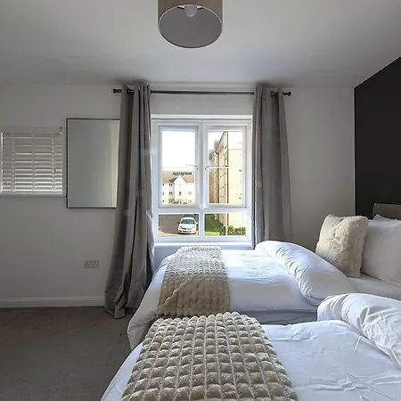 Lägenhet Luxury 4 Bedroom Townhouse With Free Parking