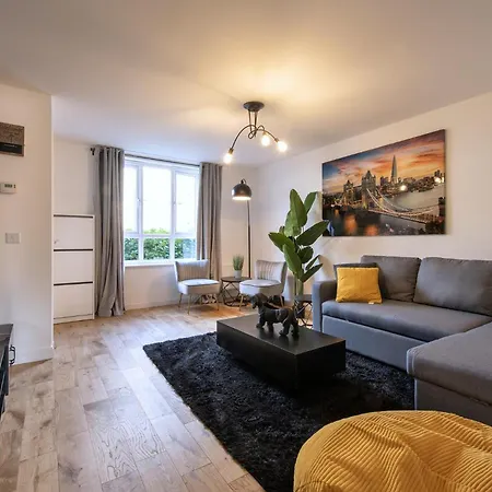 Luxury 4 Bedroom Townhouse With Free Parking * Edinburgh